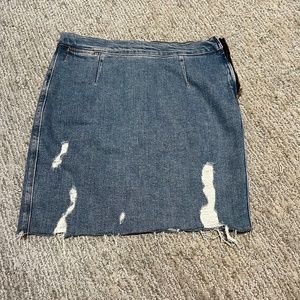 Frame denim carlyle skirt (distressed)